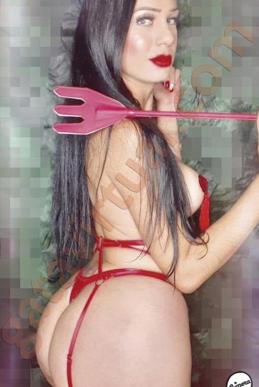 Hellen Ferraz